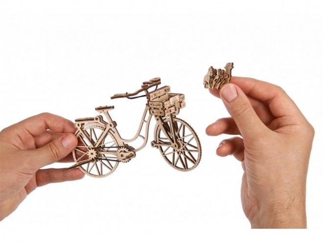 Ugears drevené mechanické puzzle bicykel Holland