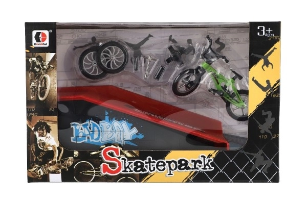 Skatepark - prstové kolo s rampou a doplnkami