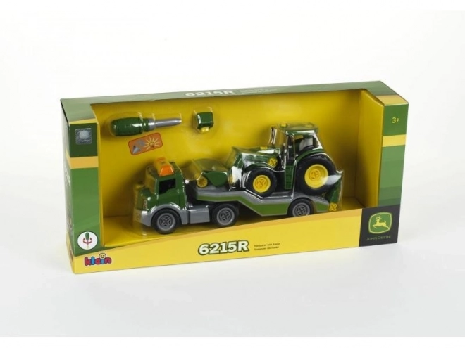 Traktor John Deere na prenášacej plošine