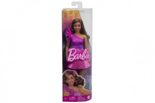 Barbie modelka - lesklé šaty s volánkami