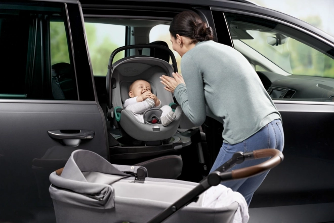 Autosedačka Baby-Safe iSense v Šedom Frost prevedení