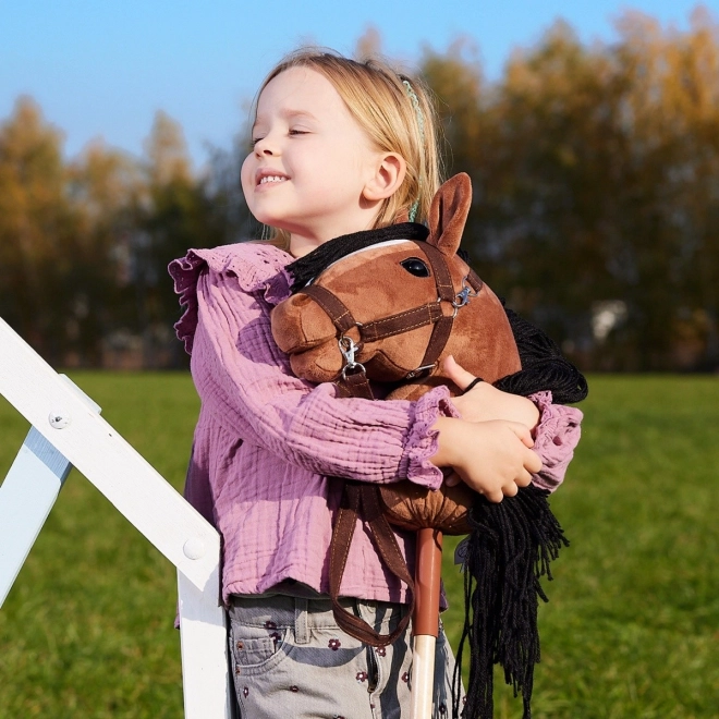 Kôň na tyči Hobby Horse HOPPIHORSE tmavohnedý