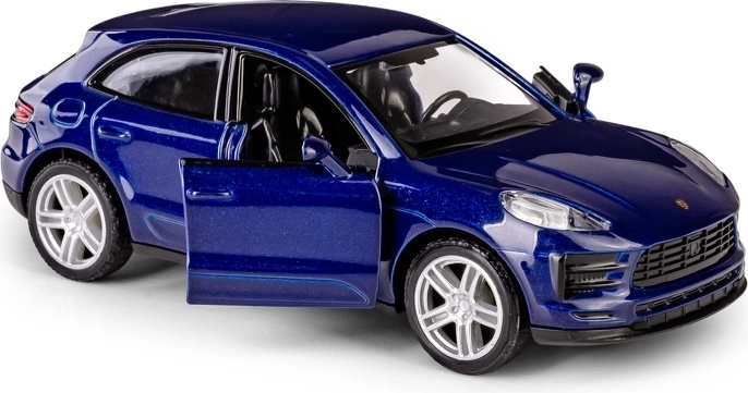 Otváracie dvere a detailný interiér