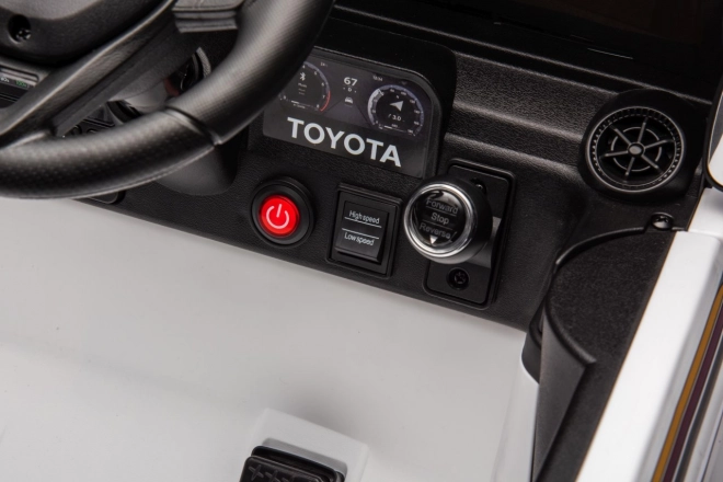 Terénne vozidlo Toyota Land Cruiser PRADO biele