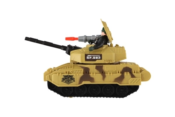 Plastový tank s vojakom 8x24 cm na volný pohyb