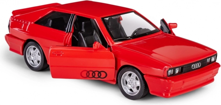 Otváracie dvere a realistický interiér