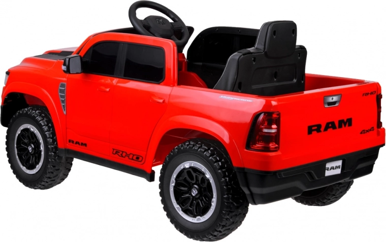 Výkonné 4×12 V motory a 12 V 10 Ah akumulátor