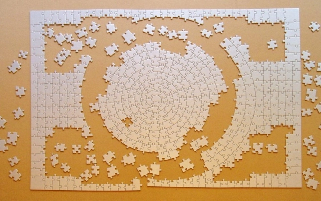 Krypt Srebrný Puzzle 654 dielikov Ravensburger