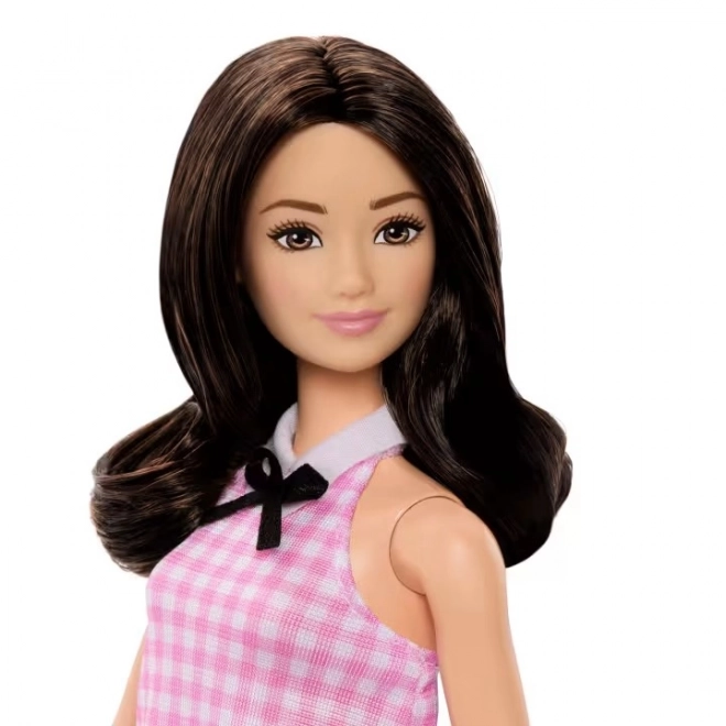 Barbie modelka kockované šaty