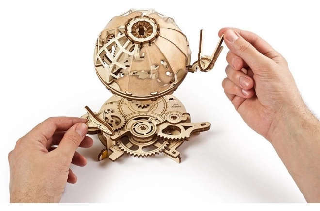 Ugears 3D drevené mechanické puzzle Glóbus