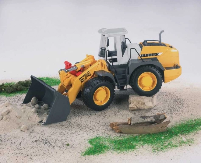 Liebherr traktor s radlicou na čistenie ciest 1:16