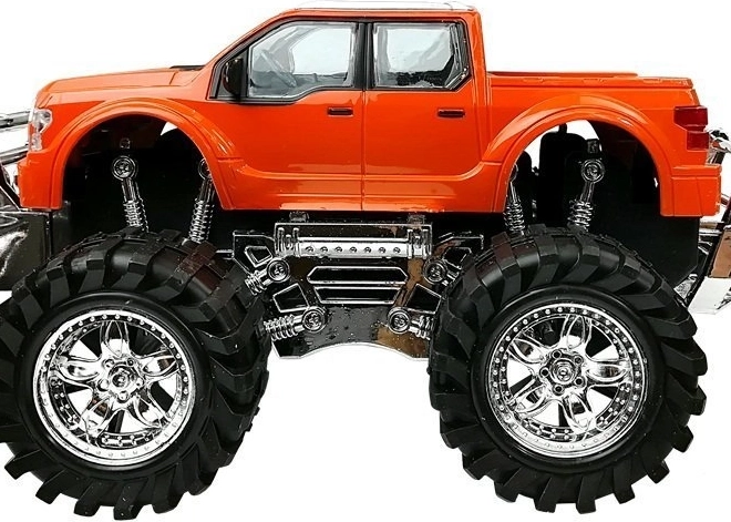 Terénny monster truck s obrovskými kolesami