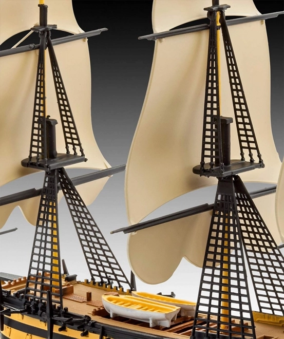 Model plastového lode HMS Victory