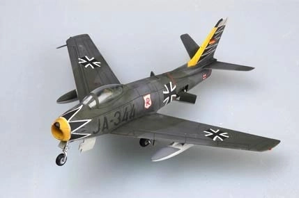 Plastikový model lietadla F-86 Sabre