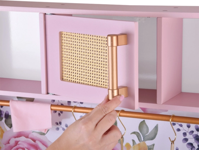 Kovové nádoby a šikovné úložné priestory