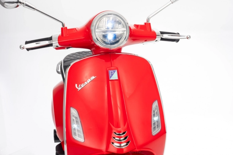 LED svetlá a realistický dizajn VESPA