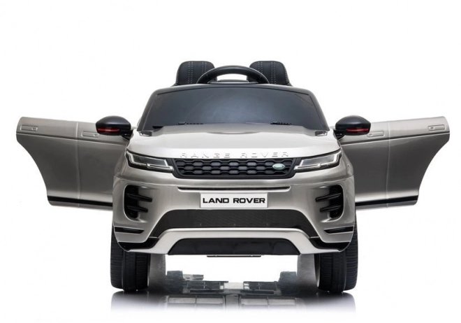 Auto na akumulátor Range Rover Evoque zo strieborného laku