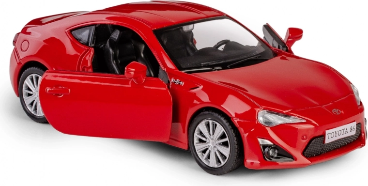 Otváracie dvere a detailný interiér