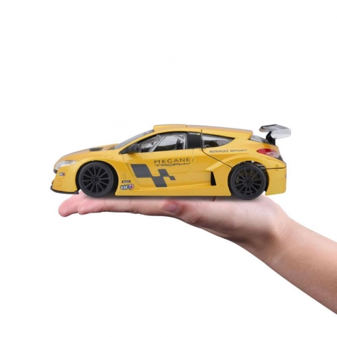 Bburago model Renault Mégane Trophy 1:24 Metalická žltá 18-22115