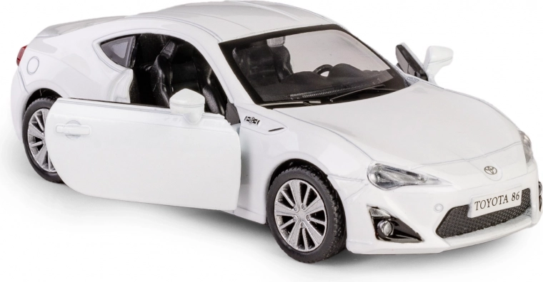 Otváracie dvere a detailný interiér