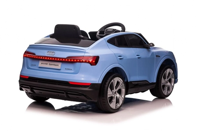 Auto na akumulátor Audi E-Tron modré