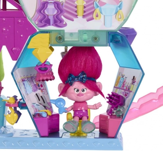 Bábika Poppy a množstvo módnych doplnkov