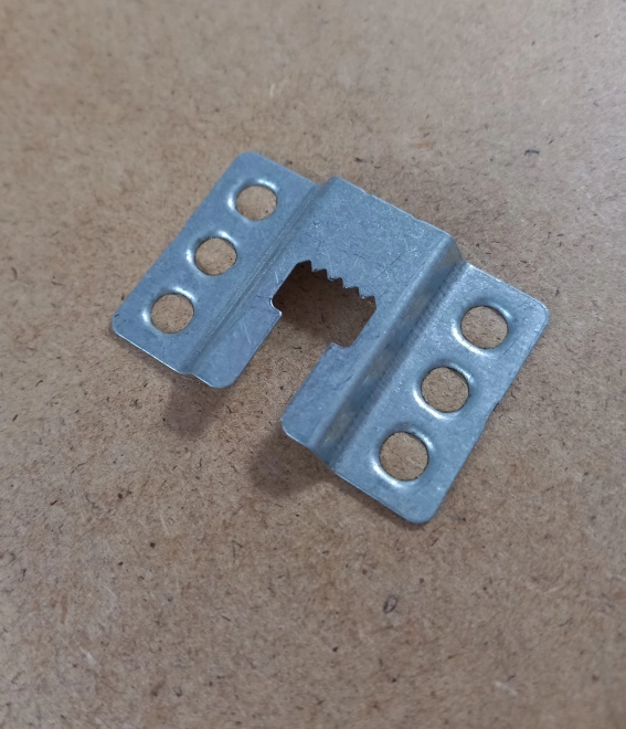 Strieborný plastový rám na puzzle A2