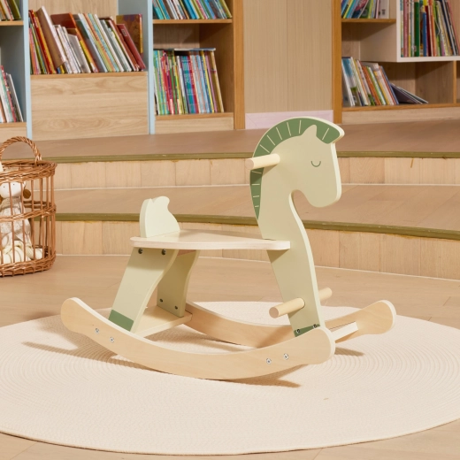 Stabilná drevená konštrukcia pre bezpečné hojdanie