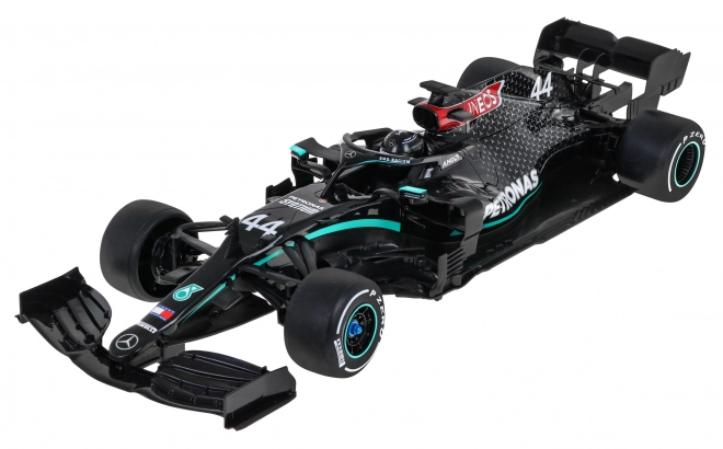 Mercedes-AMG F1 W11 EQ Performance z diaľkovo ovládaným modelom