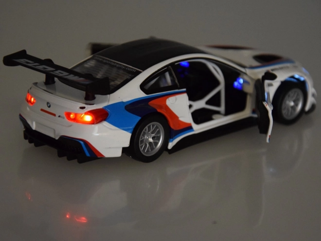 Kovový model športového auta BMW M6 GT3 v mierke 1:32