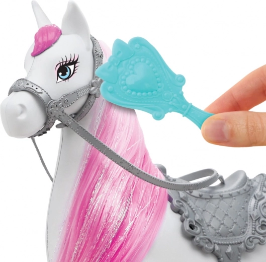 Zábava s česaním hrivy