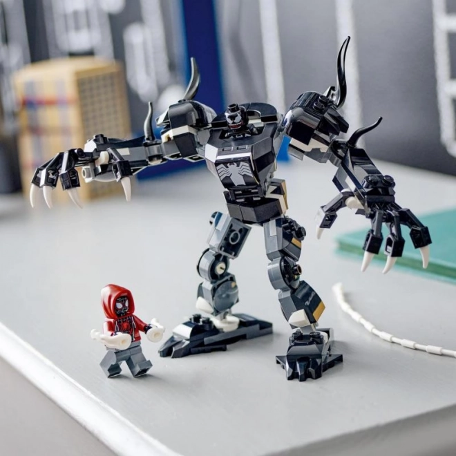 LEGO Marvel Venom v robotickom brnení vs. Miles Morales