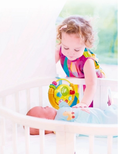 Jednoduché upevnenie na postieľku či kočík