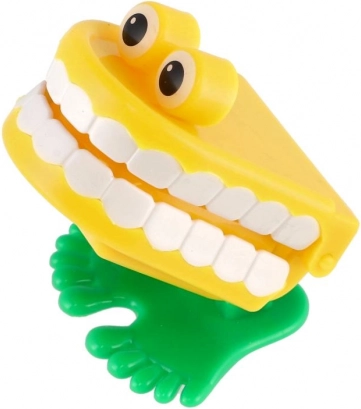 Skákacie naťahovacie zuby 5 cm, rôzne farby