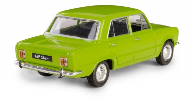 Klasický automobil Fiat 125p zelený