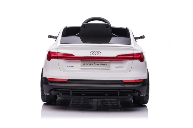 Auto na akumulátor Audi E-Tron biele