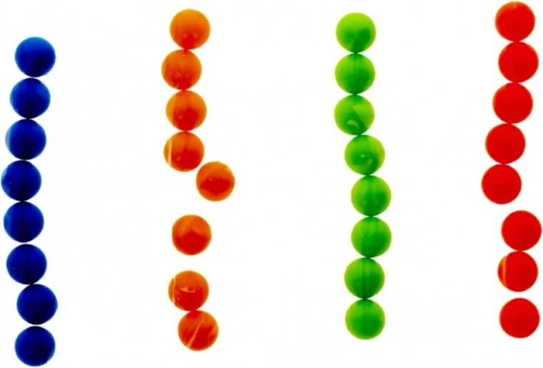 Tréning jemnej motoriky s farebnými guličkami