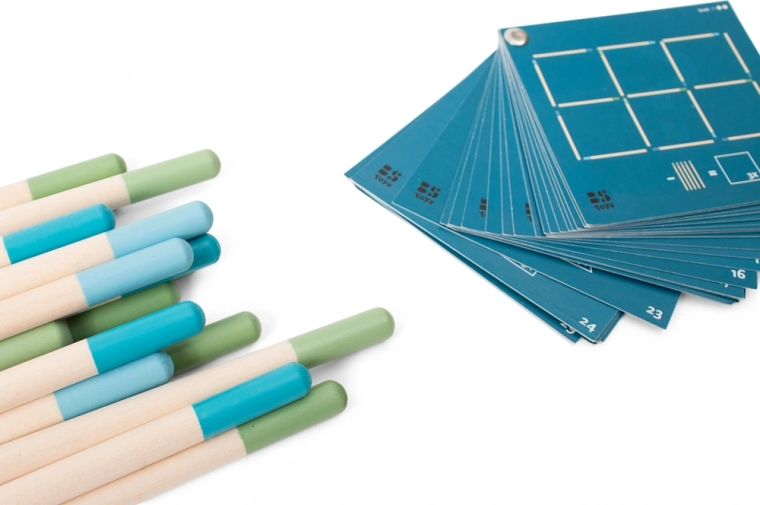 Farebné drevené tyčky na tvorbu tvarov