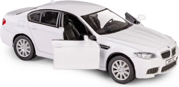 Otváracie dvere pre väčšiu autentickosť