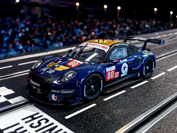 Dvojité kontaktné kefky a príslušenstvo v balení