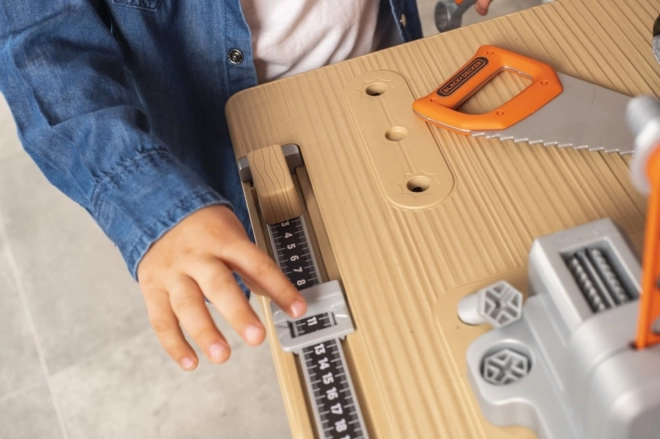 Smoby Black & Decker mega dielňa pre malých kutilov