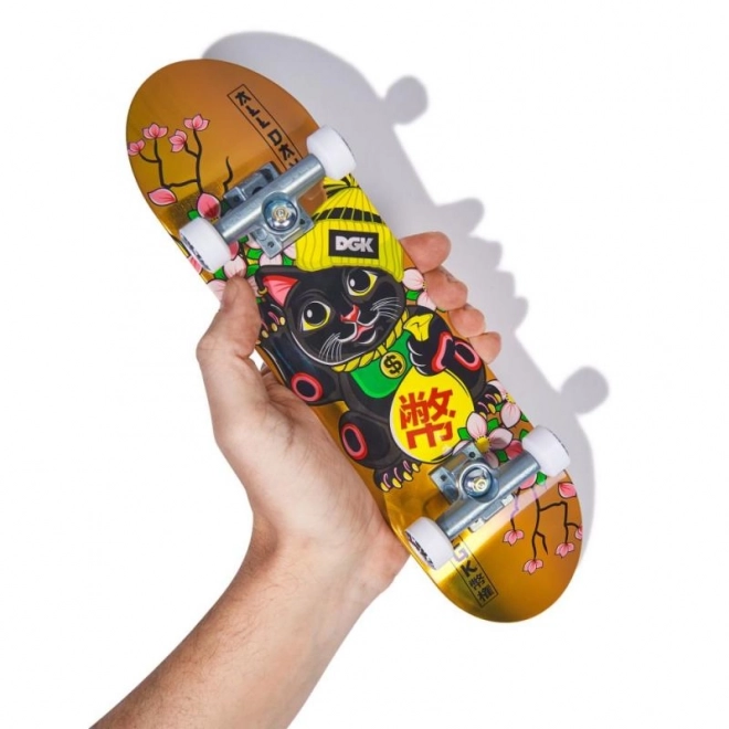 Technický skateboard s tematicky upraveným dizajnom santa cruz