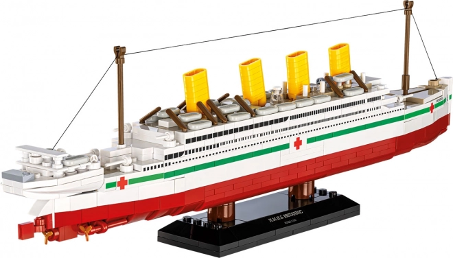 Model zaoceánskeho parníka H.M.H.S. Britannic v mierke 1:700