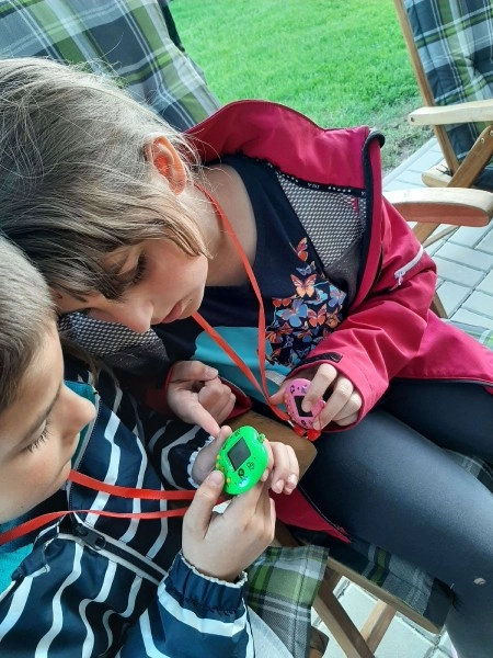 Učí zodpovednosti hravou formou