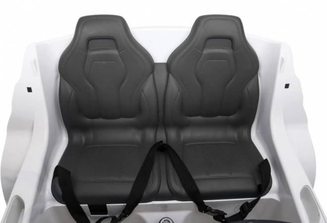 BMW X6M XXL pro 2 deti Biela + diaľkové ovládanie + eko koža + bezpečnostné pásy + pomalý rozjazd + MP3 USB + LED
