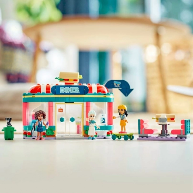 LEGO Friends Bistro v Centre Heartlake