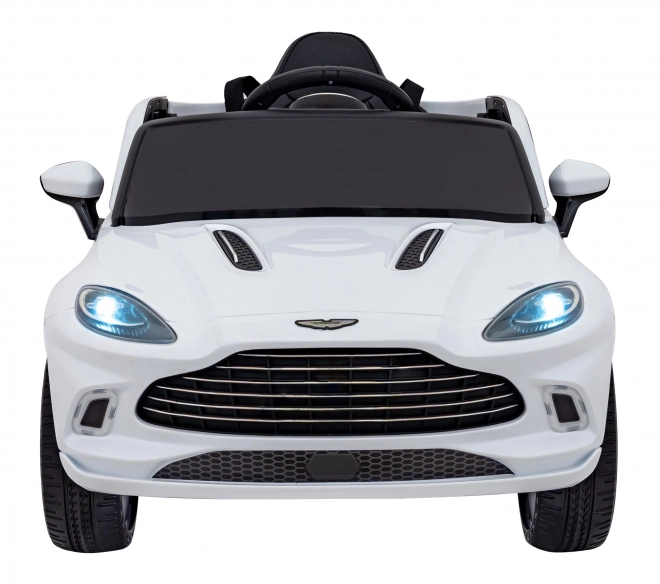 Pojazd Aston Martin DBX biely