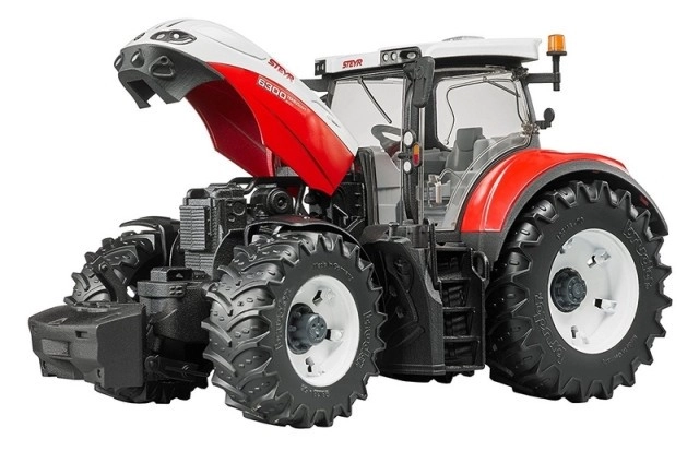 Otváracia kapota a detailný motor