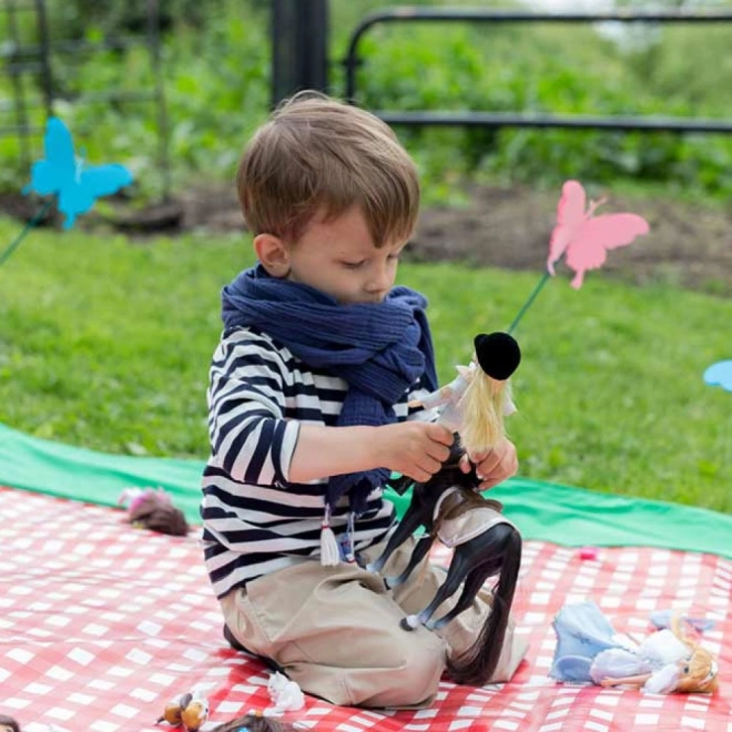 Lottie Panenka žokejka s koňom