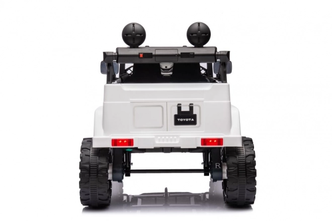 Auto na akumulátor Toyota FJ biele 4x4